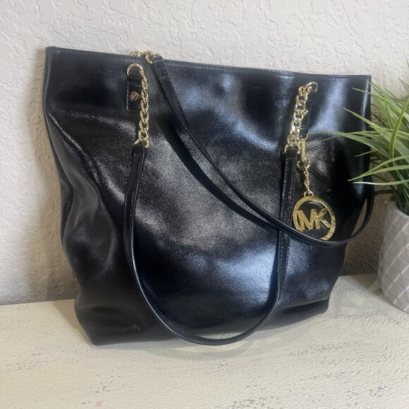 Michael Kors Jet Set Shiny Black Patent Leather Chain Tote - Picture 1 of 10